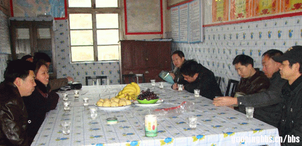 副主任督学刘苏美同志在高平镇侯田完小做指导性发言.gif